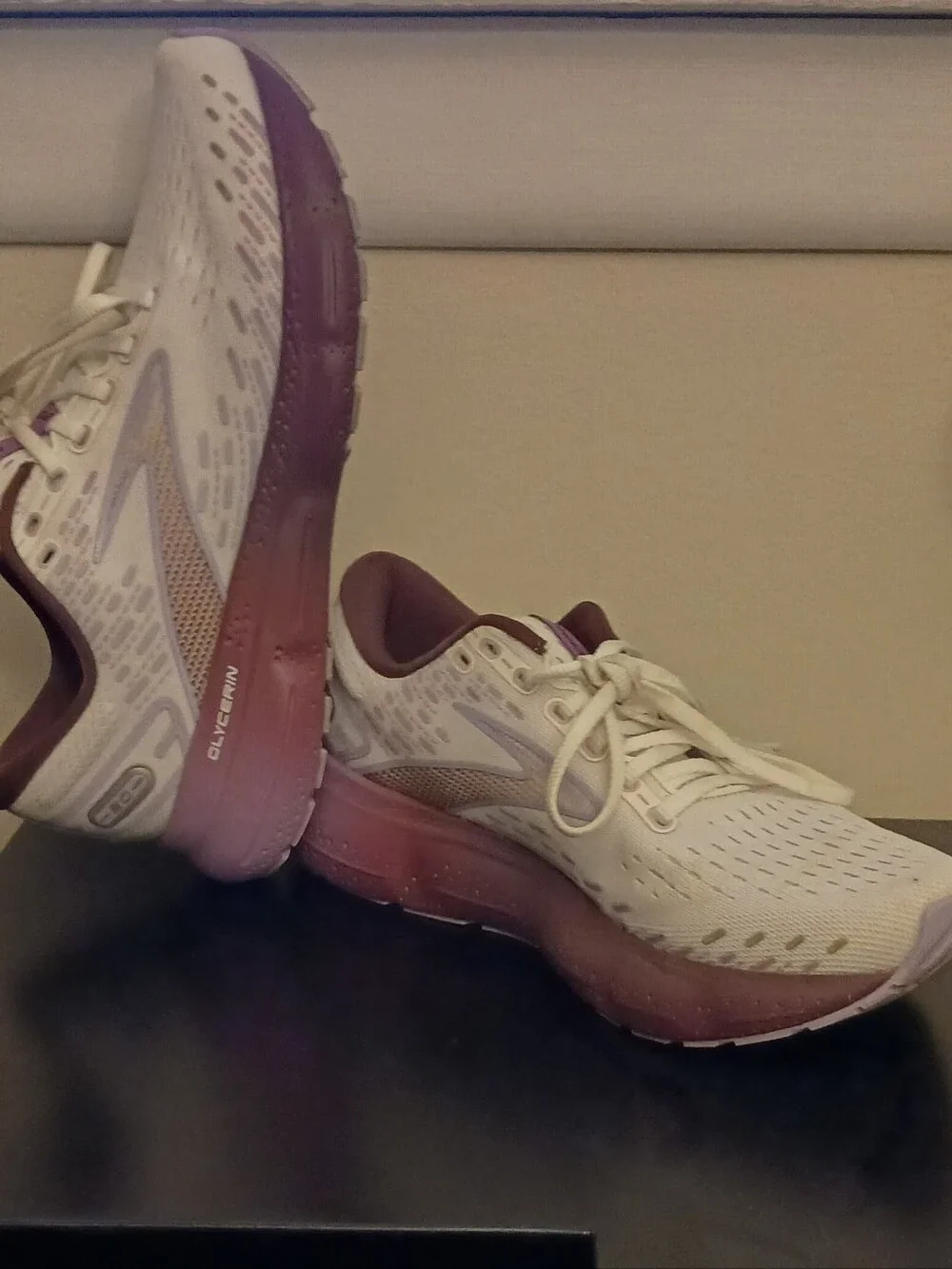 Brooks Glycerin 20 Running Shoes - White, Lilac & Burgandy, Size 8.5 - Picture 12 of 14